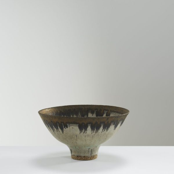 Lucie-Rie-Bowl-with-bronze-rim-c1970s.-Ceramics-11-x-20.5-cm.-Courtesy-of-Oxford-Ceramics.